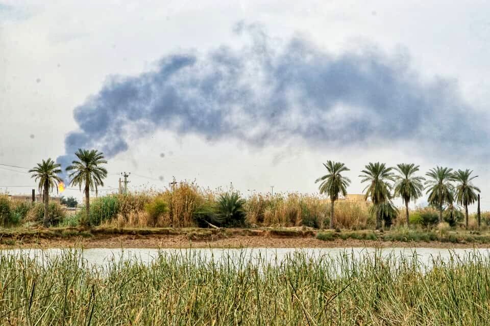 علت پخش شدن دود سیاه در آسمان آبادان