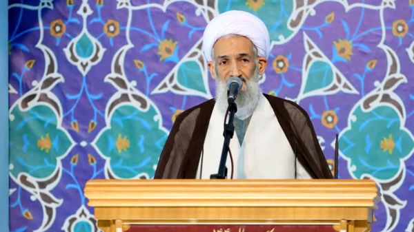 امام‌جمعه ساری: دشمن در حال حجاب‌زدایی است / مردم باید مراقب خود و خانواده‌هایشان باشند