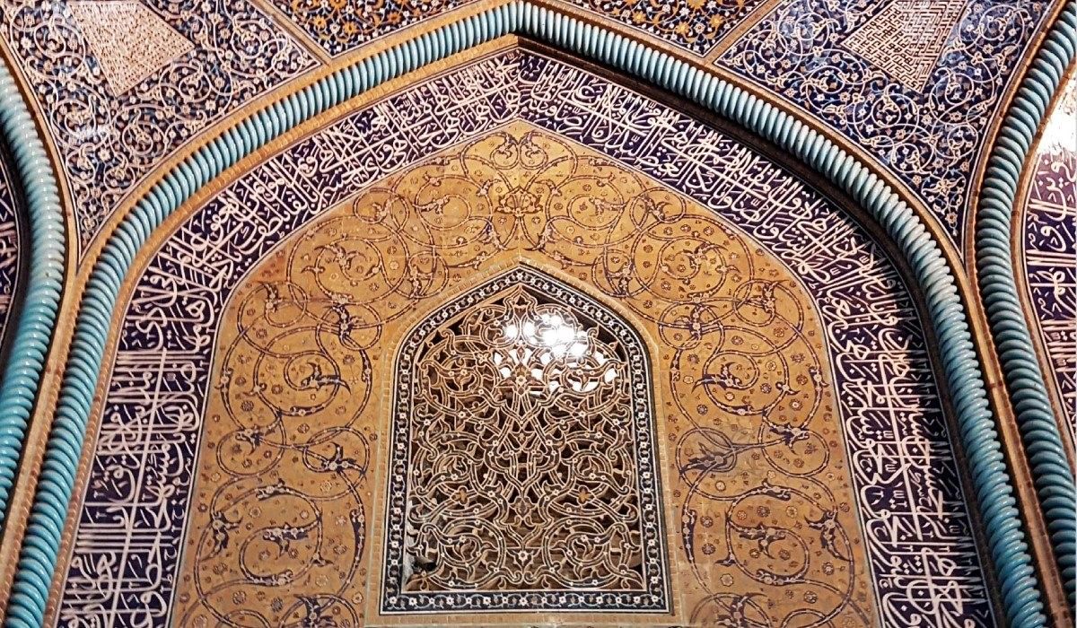 هشدار نسبت به از بین رفتن کتیبه‌های فارسی