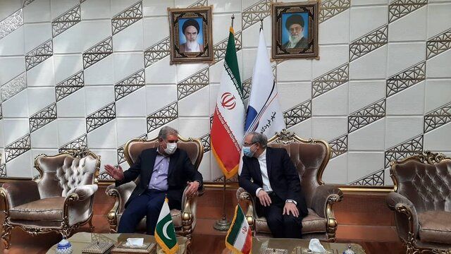 وزیر خارجه پاکستان وارد تهران شد+ عکس