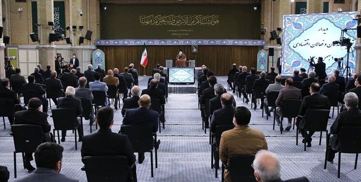 دیدار جمعی از تولیدکنندگان با رهبر انقلاب