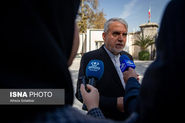 توضیحات وزیر پزشکیان درباره اجرای طرح «توریست کارت»