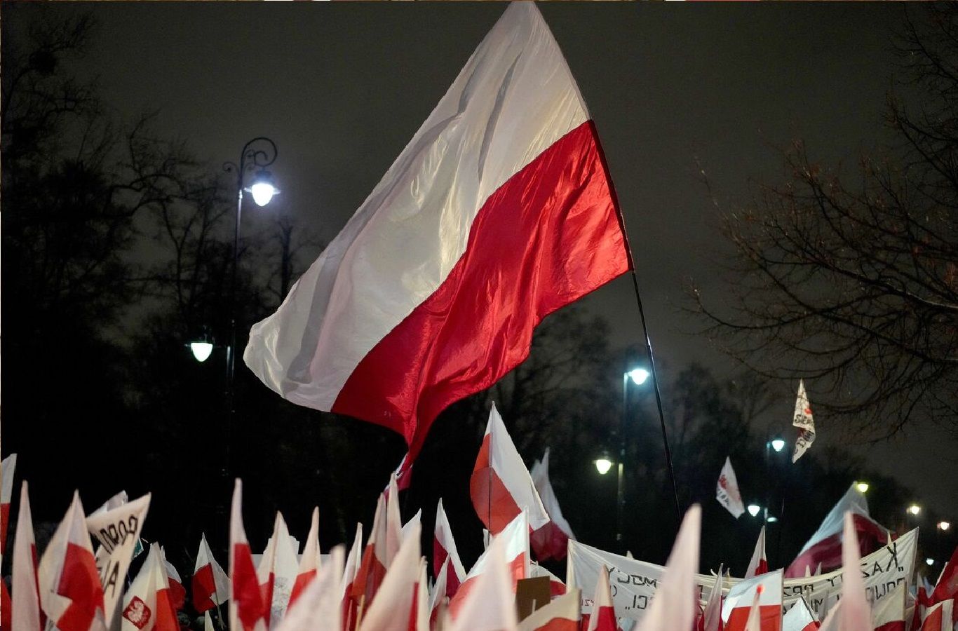تجمع اعتراضی علیه حمایت نظامی لهستان از اوکراین در ورشو