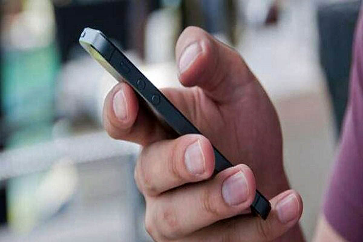 ایرانی‌ها حدود 82 میلیارد دقیقه با موبایل صحبت کردند 