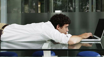 مقابله با بی‌حسی  و بی‌انگیزگی کارکنان