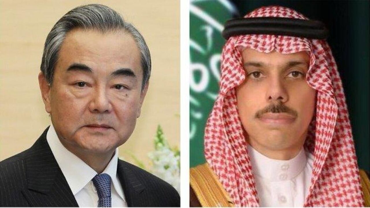 مذاکره تلفنی چین و عربستان درباره غزه/ بن فرحان و وانگ‌یی چه گفتند؟