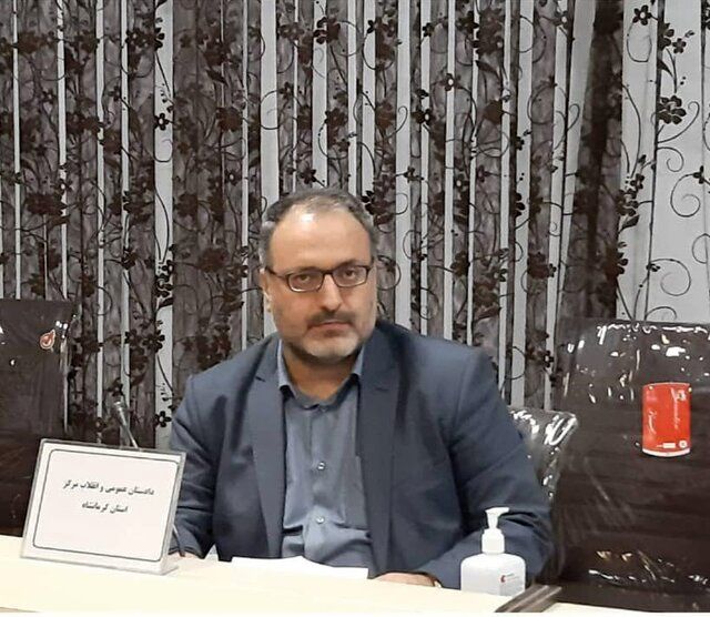 واکنش دادستان کرمانشاه به استفاده از مانکن‌های زنده خانم در ویترین مغازه‌ای