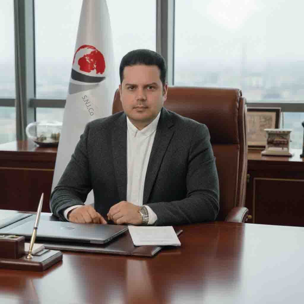 نشان عالی مدیر سال به دکتر محمد فؤاد موحد، مدیرعامل شرکت صبانور ایرانیان، اعطا شد