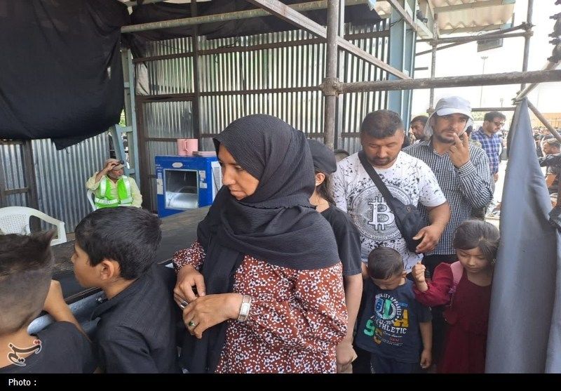 طالبان: سیل پناهجویان بازگشته از ایران فراتر از ظرفیت ماست / سازمان بین المللی کمک کند