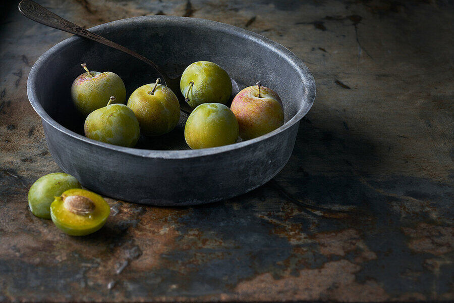 خوردن گوجه سبز برای این افراد ممنوع است!