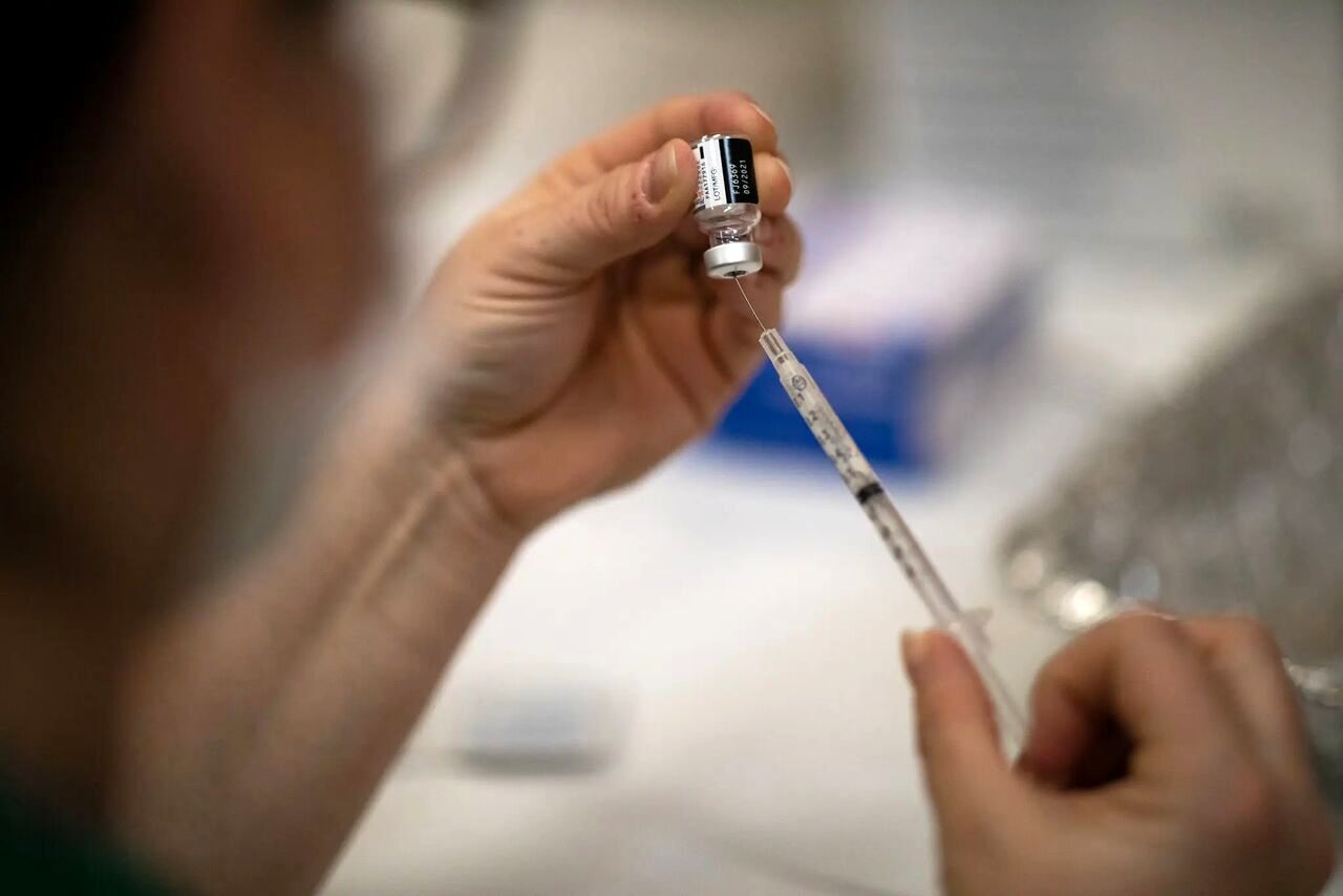 مقام دولت بایدن اعلام کرد: بالای ۶۰ سال‌های آمریکایی باید دُز چهارم واکسن کرونا را تزریق کنند