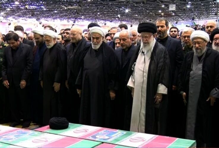 تسلی رهبر انقلاب اسلامی به فرزندان شهدای خدمت+ فیلم