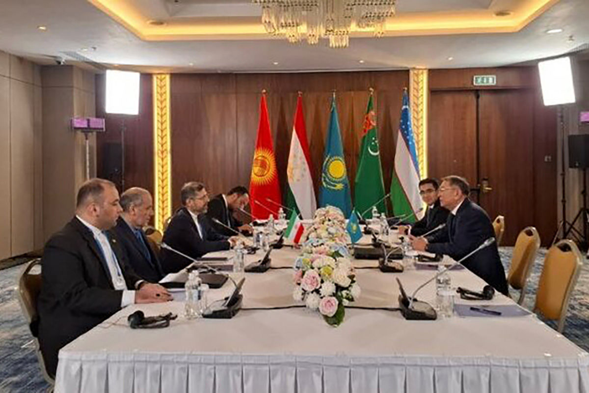 دیدار و گفتگوی دیپلماتهای ایران و قزاقستان