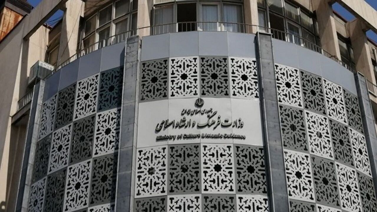 واکنش وزارت ارشاد به جشنواره تئاتر مهر و ماه دبی