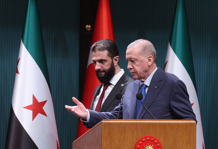 گفتگوی اردوغان  با جولانی/  حملات اسرائیل تهدیدی برای منطقه است