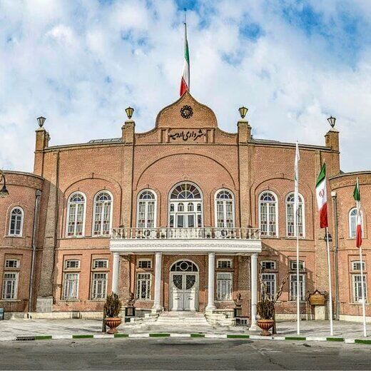 اقدام عجیب شهرداری ارومیه با مجسمه سعدی + عکس