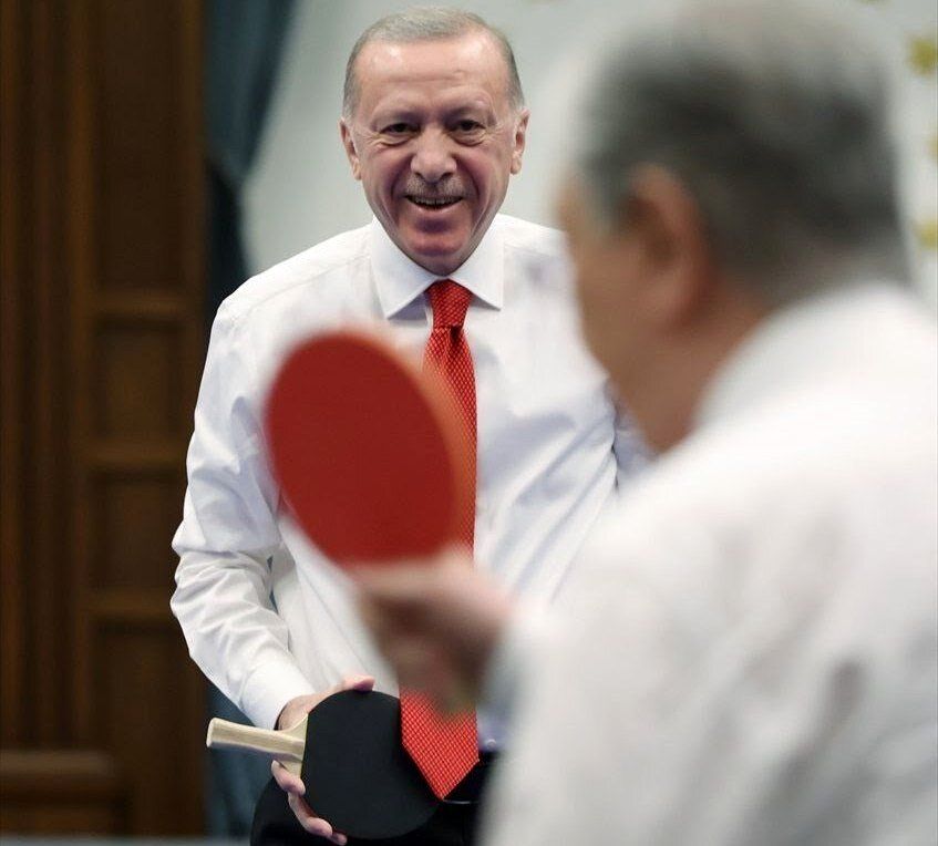 تصاویری از پینگ‌پنگ بازی کردن روسای جمهوری ترکیه و قزاقستان 