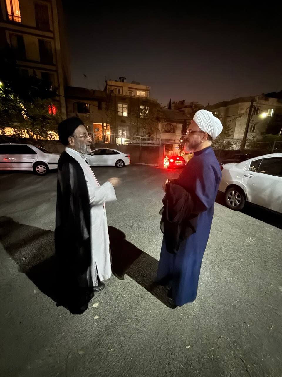 عکسی از معاون پزشکیان در کنار سید محمد خاتمی در یک جلسه / موسوی لاری و ابطحی هم بودند 3