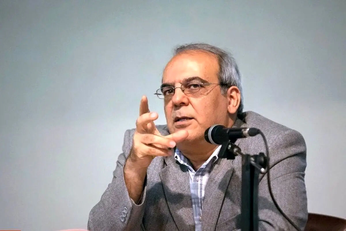انتقاد عباس عبدی از ائمه جمعه / چرا مکرر اظهارنظرات قاطع می‌کنند و کسی هم جرأت ندارد به آنان تذکر دهد