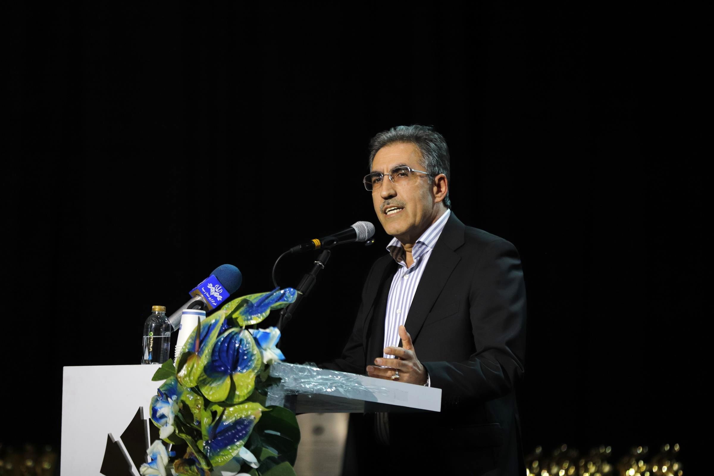 مسئولان به‌جای تشویق، صادرکنندگان را تنبیه می‌کنند