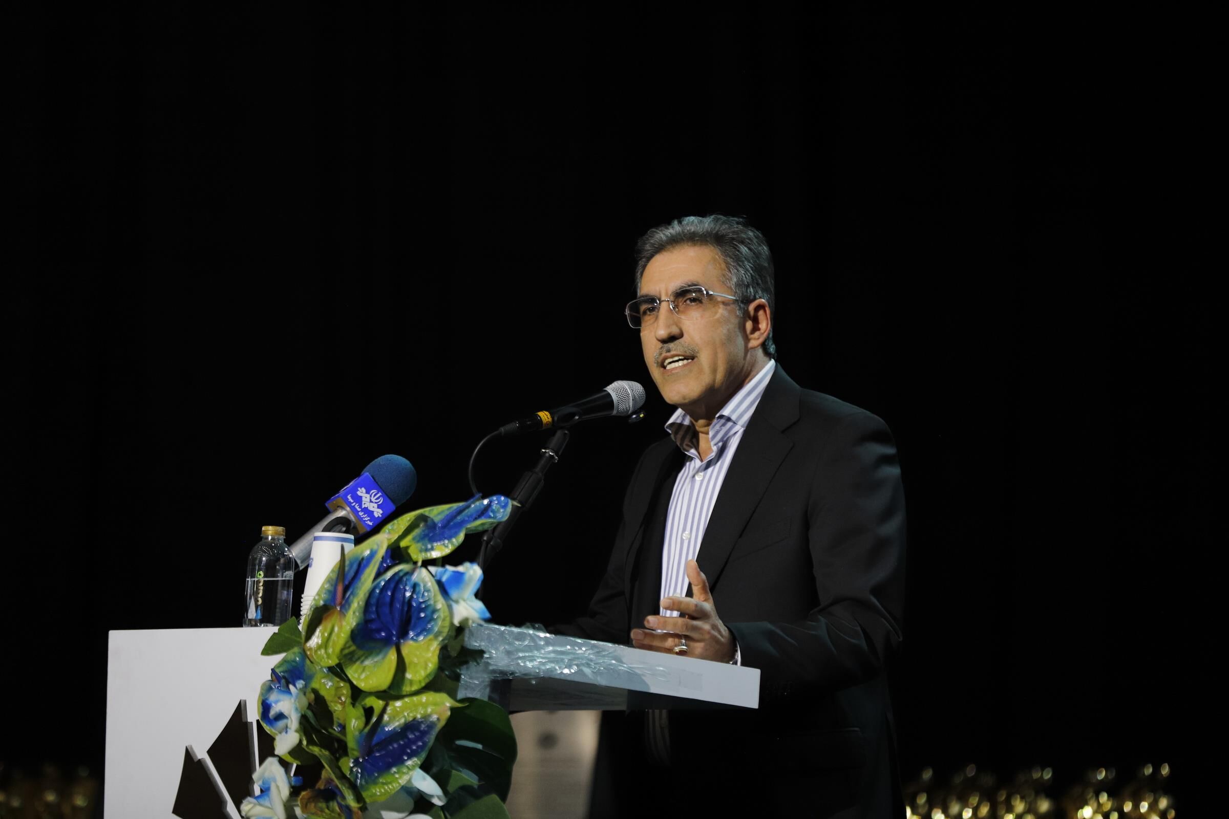 مسئولان به‌جای تشویق، صادرکنندگان را تنبیه می‌کنند