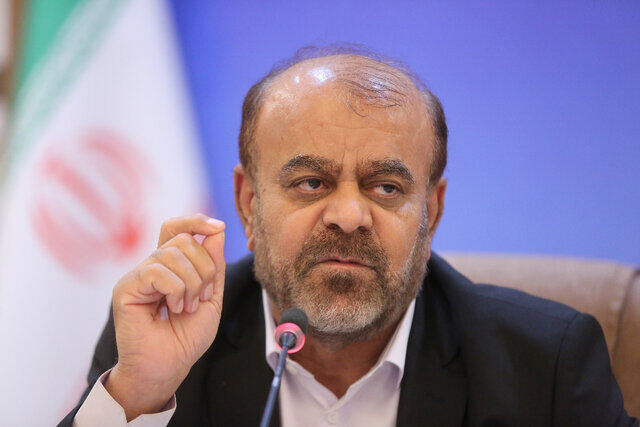 وزیر راه به میدان آمد/ دستور قاسمی به برخورد با گران فروشی بلیت اربعین