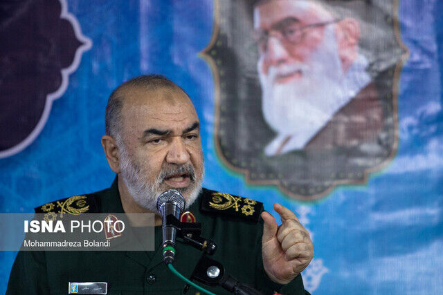سردار سلامی: واقعی ترین جنگ، جنگ اطلاعاتی است/ سپاه در میدان اصلی این نبرد است