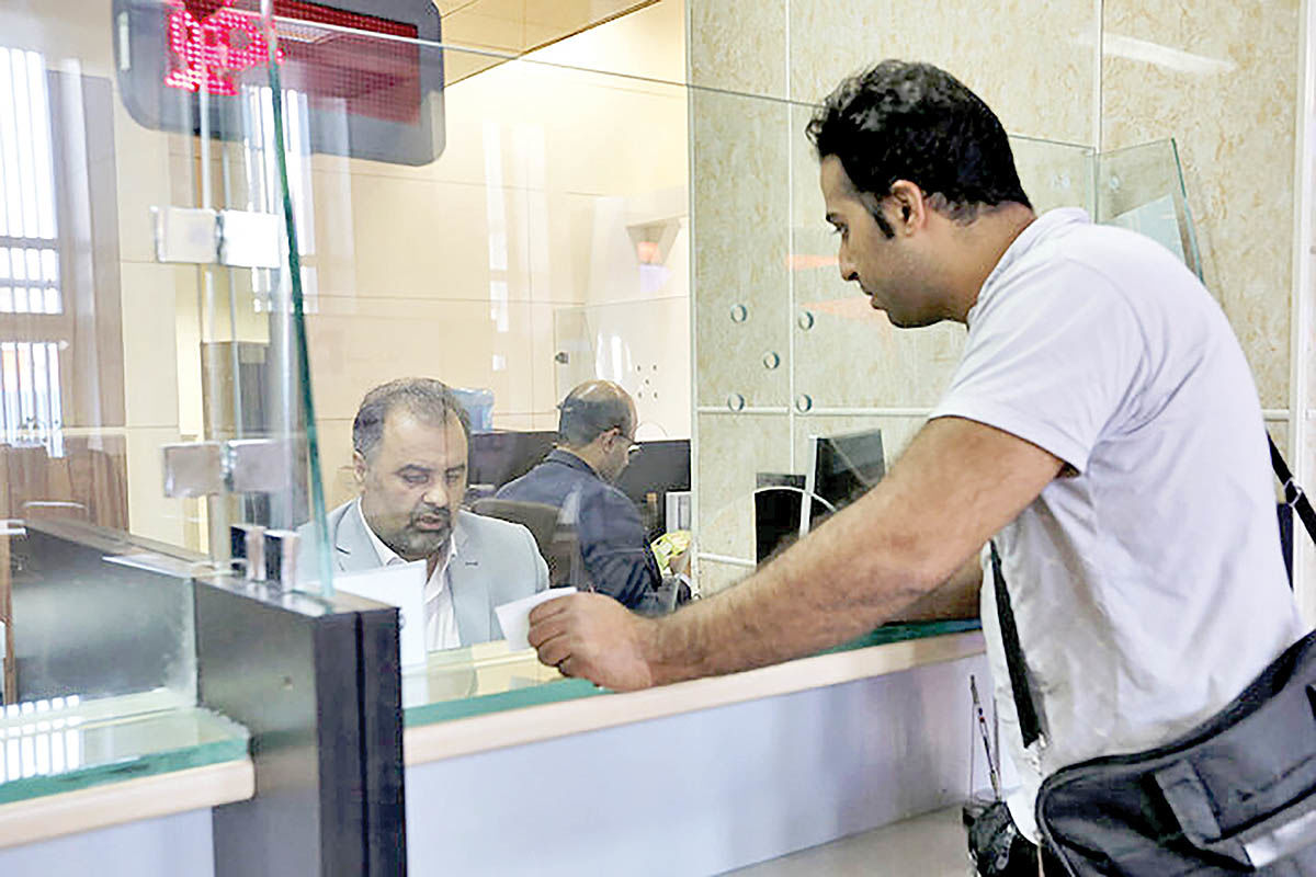 دیوار بلند مقابل وام خرد