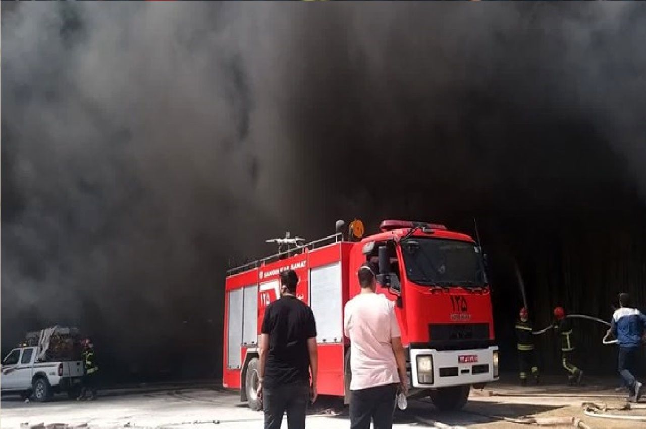 فوری / آتش سوزی یک مجتمع تجاری در اصفهان