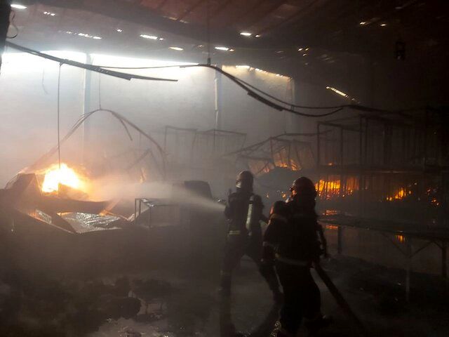 آتش‌ سوزی یک انبار در محدوده بازار تهران