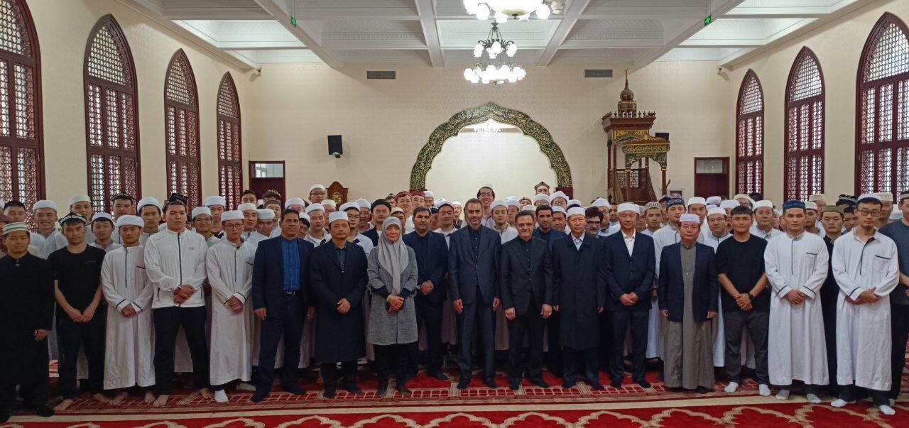 برگزاری مراسم ترحیم شهدای خدمت در انجمن اسلامی پکن 