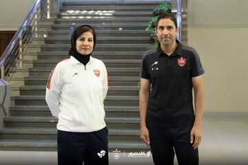وحید هاشمیان مهمان تیم زنان پرسپولیس شد + عکس