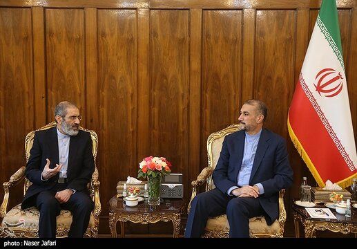 نحوه استقبال از اسدالله اسدی، دیپلمات آزاد شده ایرانی در وزارت خارجه+عکس‌ها