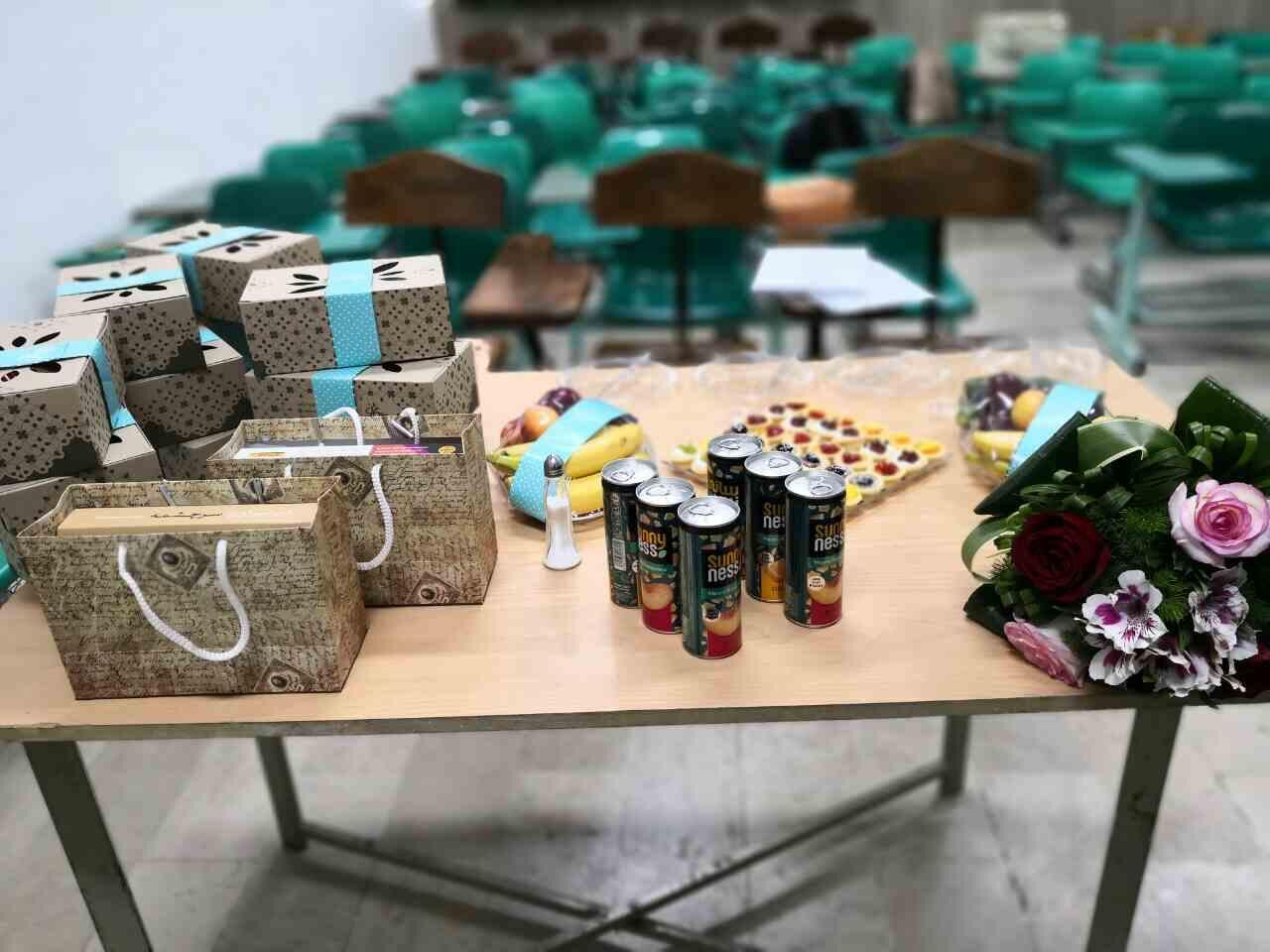بساط ضیافت پرزرق‌وبرق دفاع در دانشگاه‌ها جمع شد