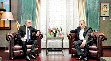 دیپلماسی در دو جبهه