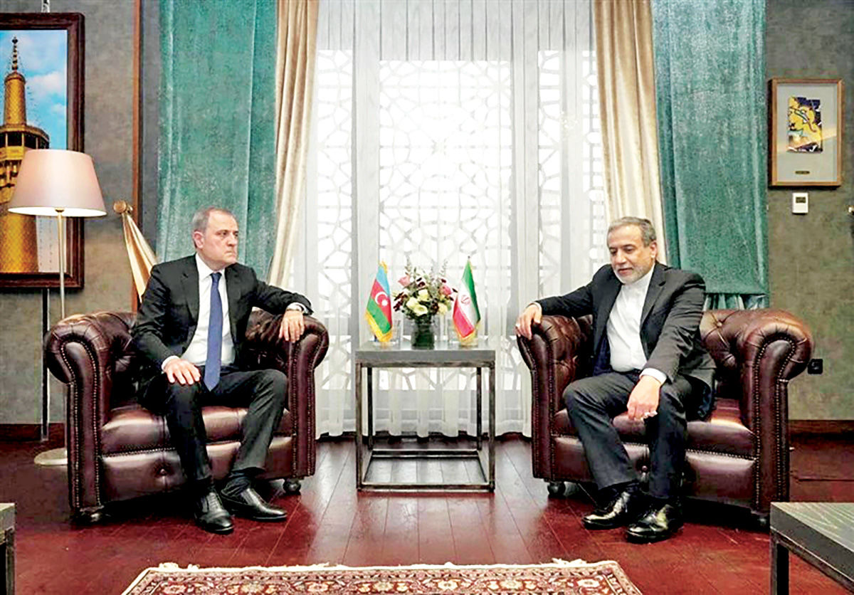 دیپلماسی در دو جبهه