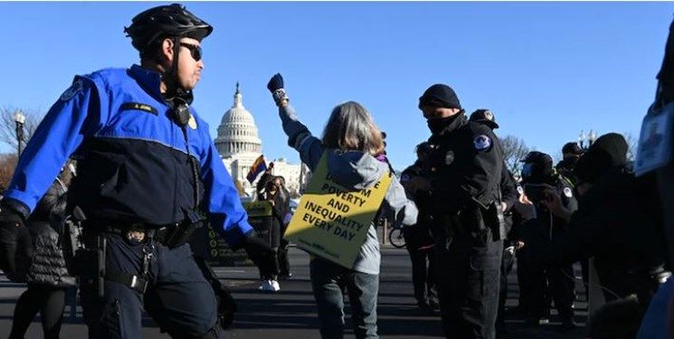 بازداشت ده‌ها شرکت‌کننده در تجمع اعتراضی مقابل کنگره آمریکا