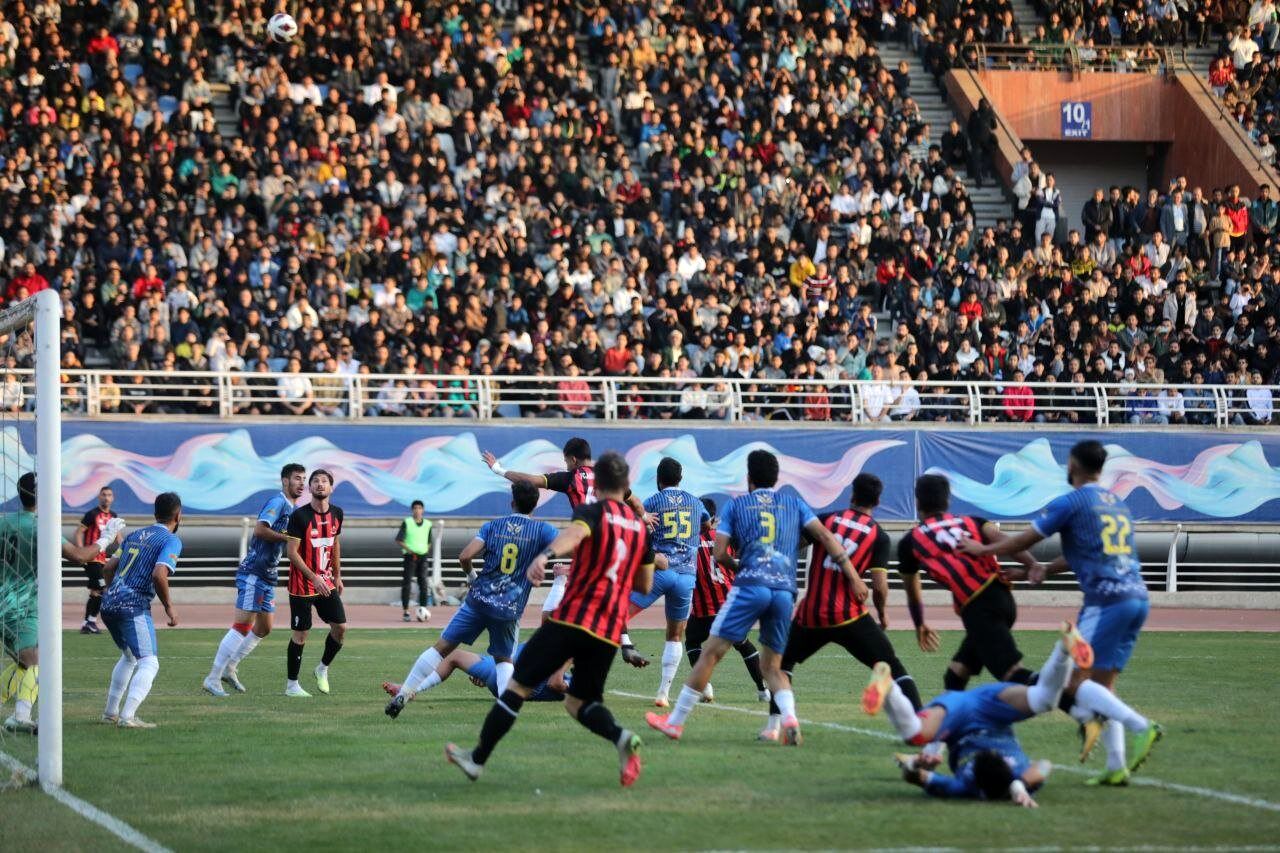 استقبال باورنکردنی از مسابقه ابومسلم / زنان بازهم پشت درهای بسته ماندند 3