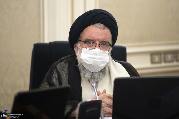 احمد خاتمی: هرگونه مذاکره و سازش با آمریکا ممنوع است 