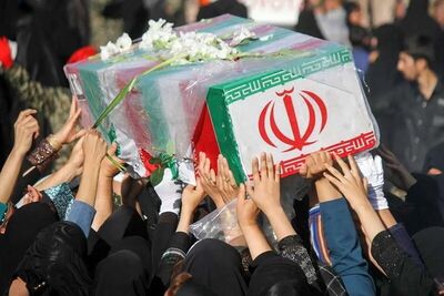 علی لاریجانی و مخبر در مراسم تشییع سردار رشید+تصاویر