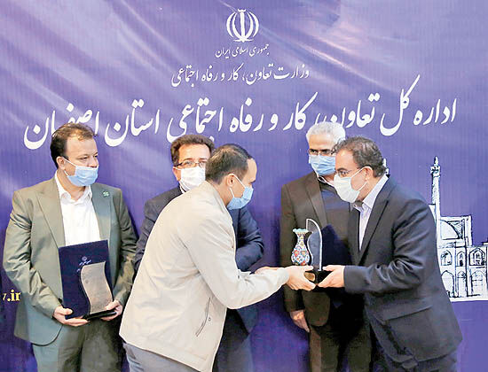 تقدیر از فعالیت‌های انتخاب الکترونیک در حوزه مسوولیت‌های اجتماعی