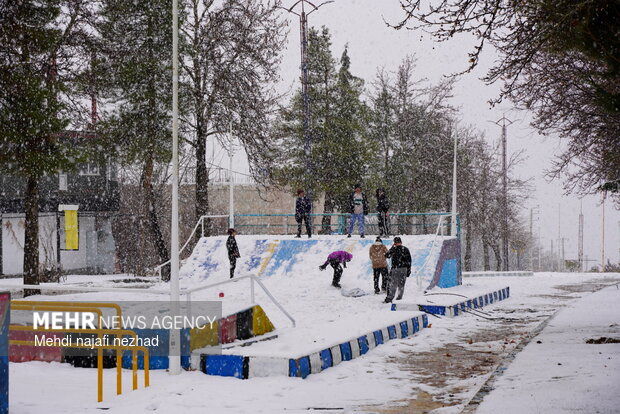 تمام مدارس این دو شهر تعطیل شد