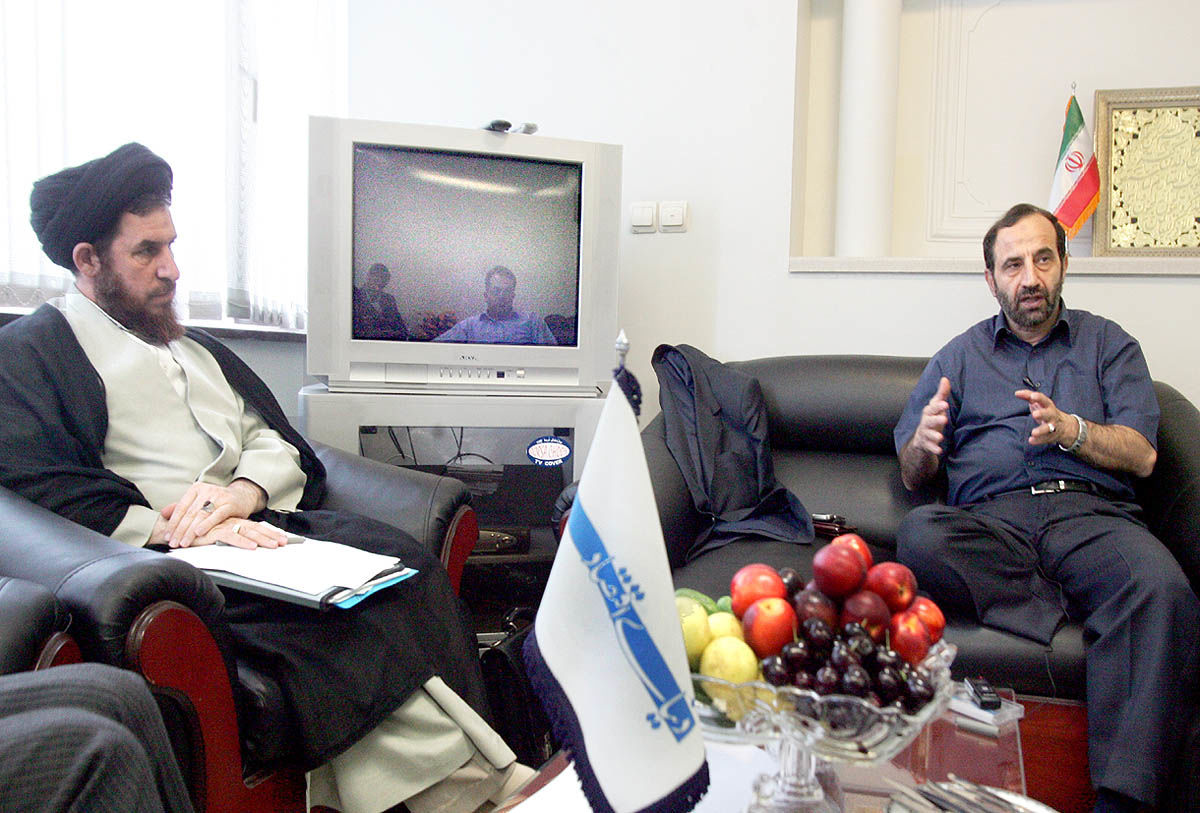 دو نقش متفاوت مجلس  برای عبور از بحران بنزین