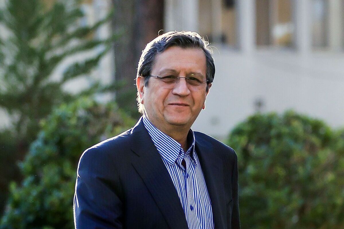 تذکر همتی به بانک‌ها/ ضوابط درباره پولشویی رعایت شود
