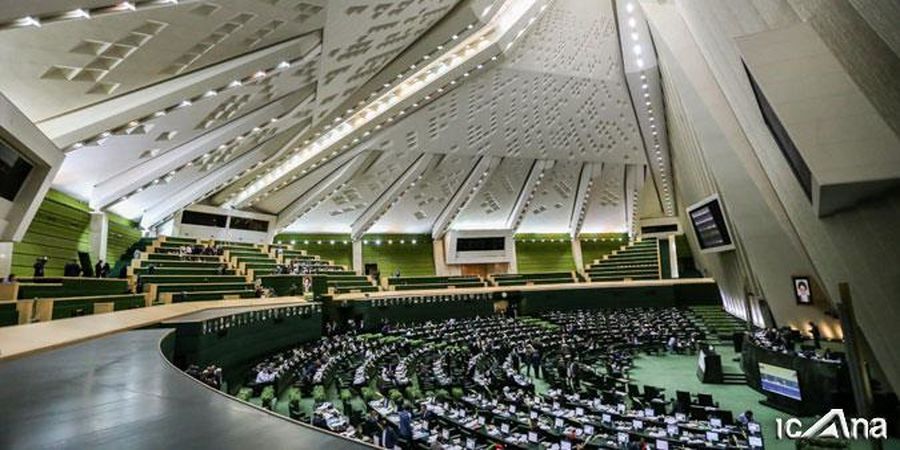 ورود مجلس به ماجرای جنجالی تخریب دیوار دانشگاه توسط یک نماینده