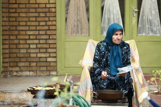  ۱۲ نفر از بازیگران سریال «خوشنام» کرونا گرفتند!