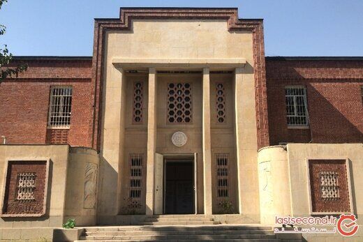 معنای برافراشتن پرچم
واژگون
و پاره شده آمریکا در محوطه سفارت سابق این کشور در تهران + عکس