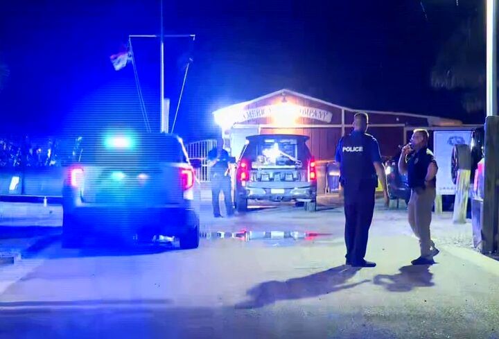 تیراندازی خونین در آمریکا / 4 مأمور امنیتی زخمی شدند