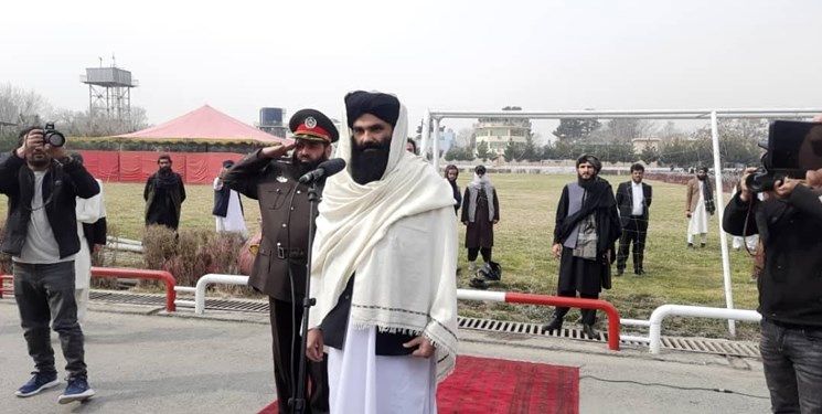 نخستین حضور وزیر کشور طالبان مقابل رسانه‌ها+عکس