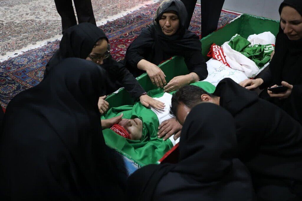 پاسخ پدر شهید عجمیان به وساطت 2 بازیگر معروف برای بخشش قاتلان پسرش